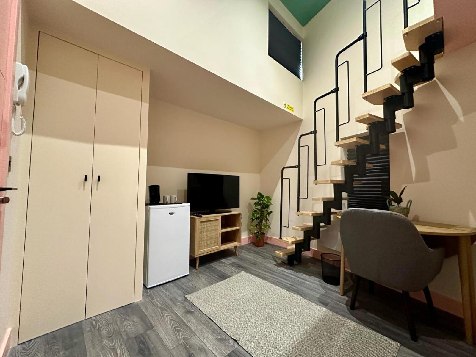 Cozy En-Suite Loft In Trendy Local ロンドン エクステリア 写真