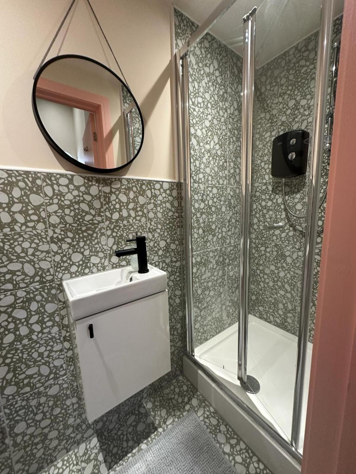 Cozy En-Suite Loft In Trendy Local ロンドン エクステリア 写真