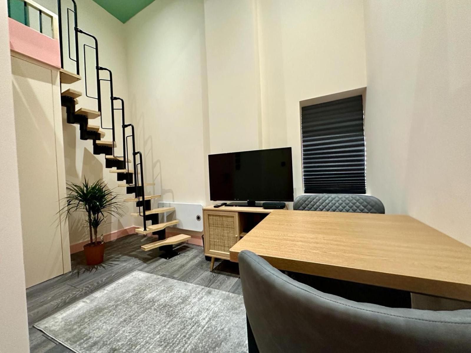 Cozy En-Suite Loft In Trendy Local ロンドン エクステリア 写真