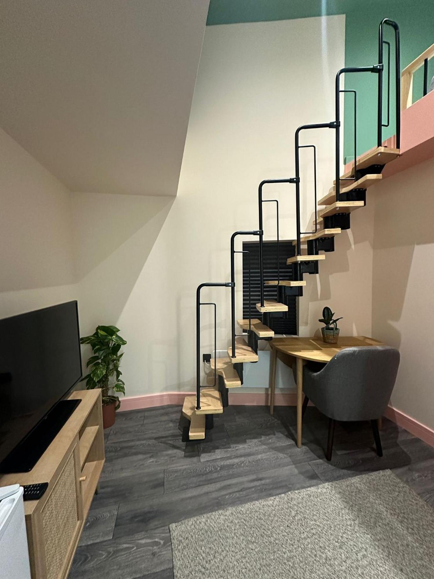 Cozy En-Suite Loft In Trendy Local ロンドン エクステリア 写真