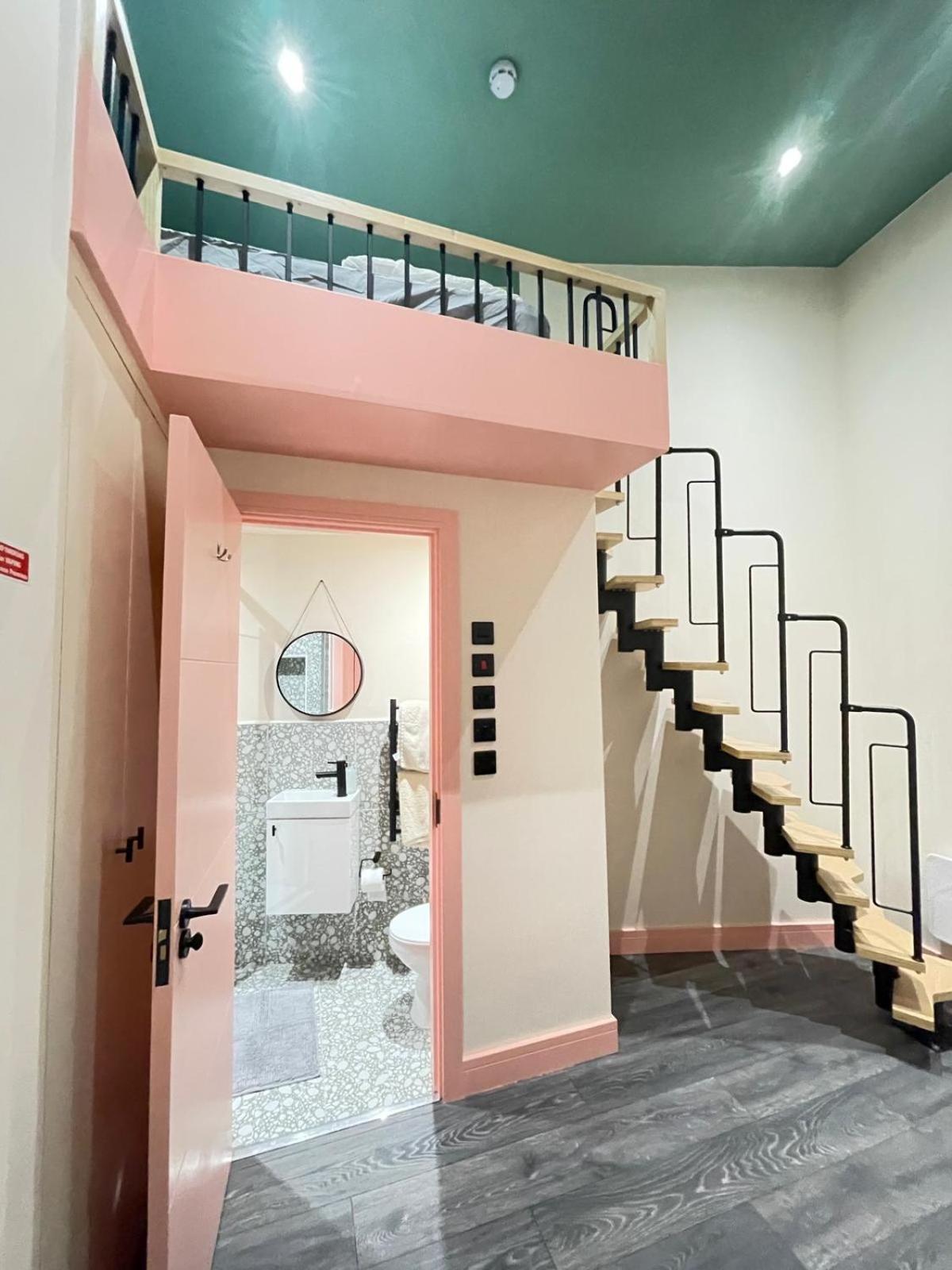 Cozy En-Suite Loft In Trendy Local ロンドン エクステリア 写真